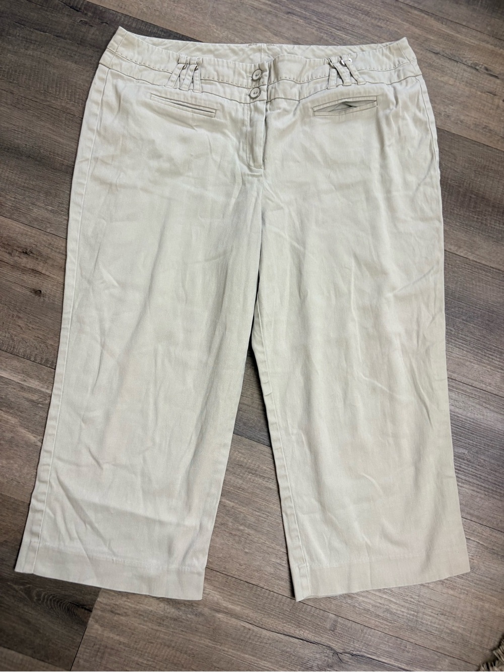 New Directions Women's Size 16 Beige Capris Cropped Pants Stretch